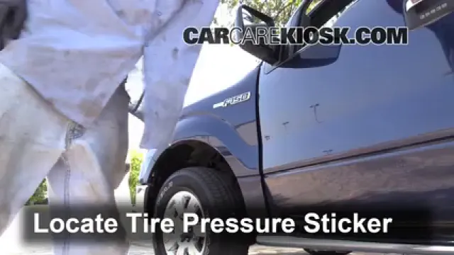 2012 Ford F-150 XLT 5.0L V8 FlexFuel Crew Cab Pickup Tires & Wheels Check Tire Pressure